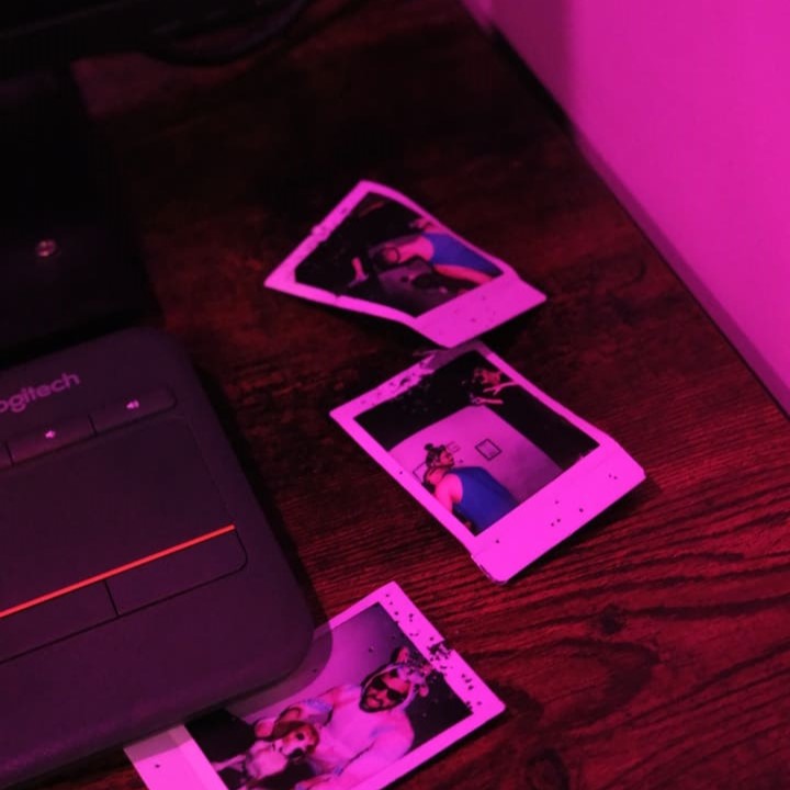 blackout escape game polaroid